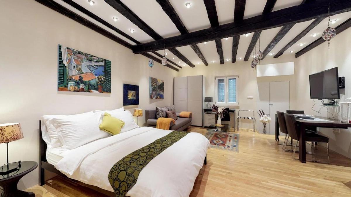 Diocletian Studio Apartments Apartman